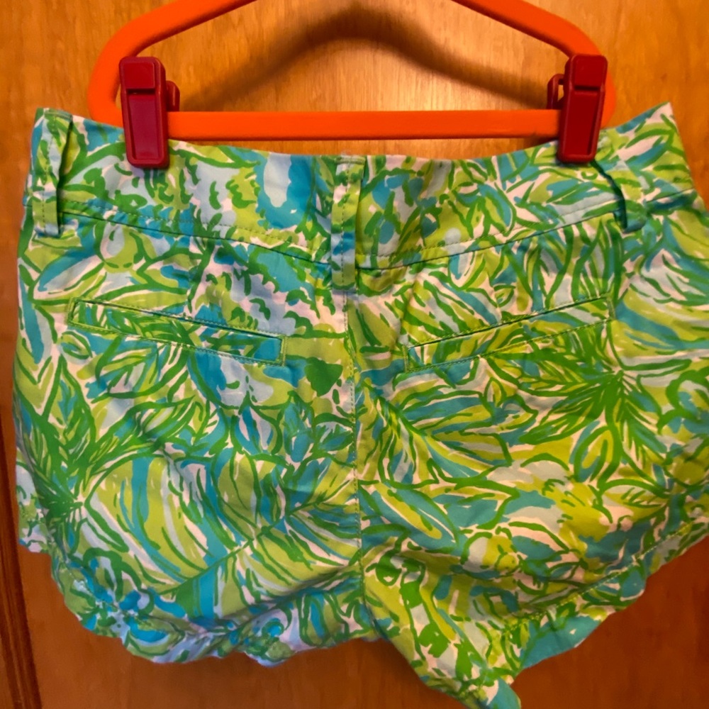 EUC Lilly Pulitzer Walsh Citrus Green Parrot shorts - Picture 6 of 8